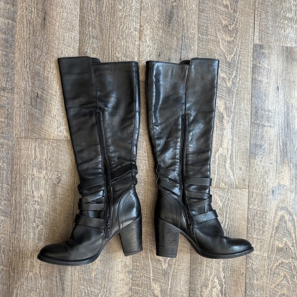 Steve Madden Black Heeled Boots with Buckle Detail - Picture 2 of 7